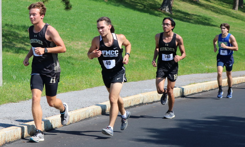 Cross Country Finishes 4th at SUNY Poly